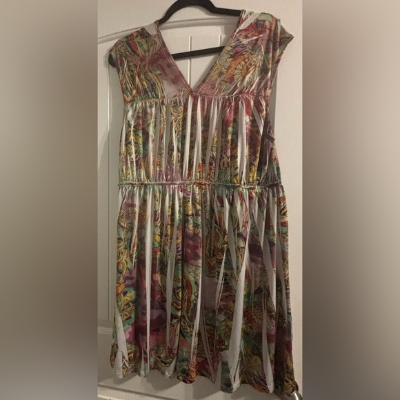 Double V Patterned Dress - Picture 3 of 3